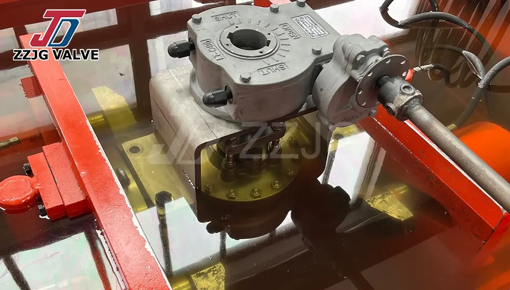 fluorine-lined plug valves and soft-sealed plug valves